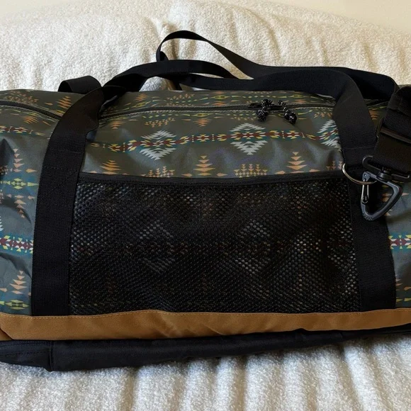 Pendleton RANCHO ARROYO EXPLORER CARRYALL WEEKENDER - NEW, tags included - Picture 8 of 10